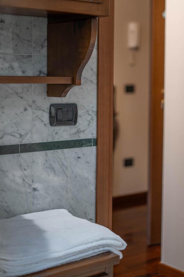 Napule...E Apartments Peschiera del Garda Extérieur photo